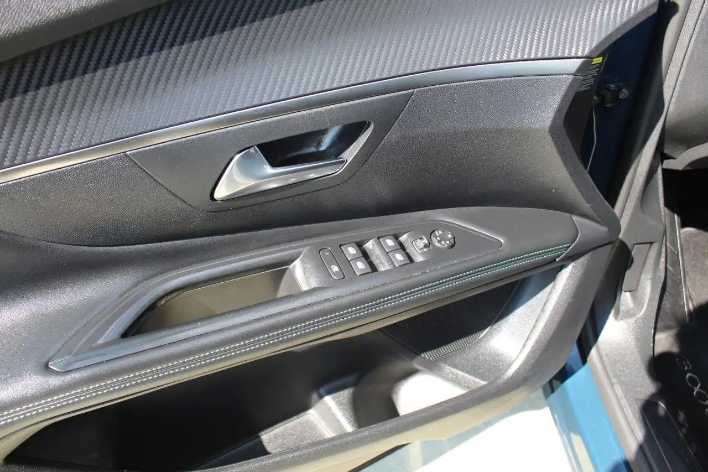 Peugeot 3008 BlueHDi 130 EAT8 S&S Business - immagine 8