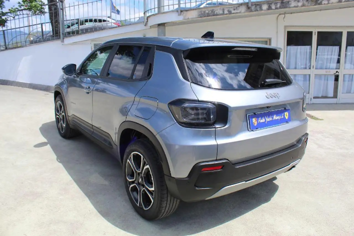 Jeep Avenger 1.2 Turbo 100 CV Summit - immagine 9