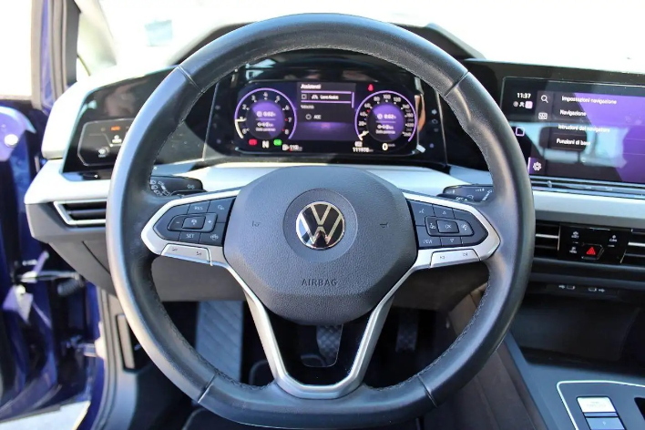 Volkswagen Golf VIII 1.0 etsi evo Life 110cv dsg - immagine 5