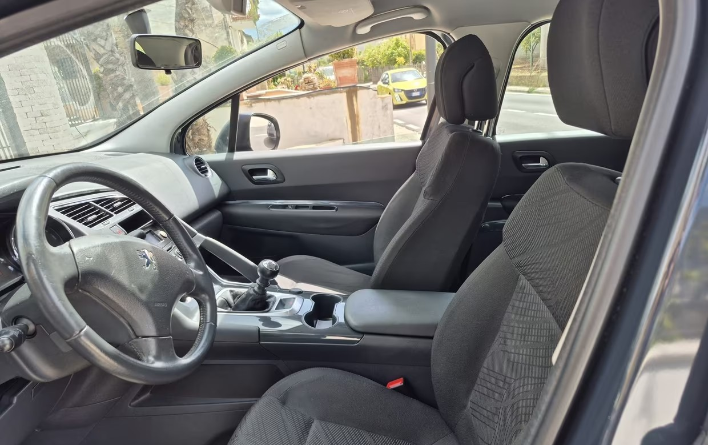 Peugeot 3008 1.6 HDi 110CV Premium - immagine 1