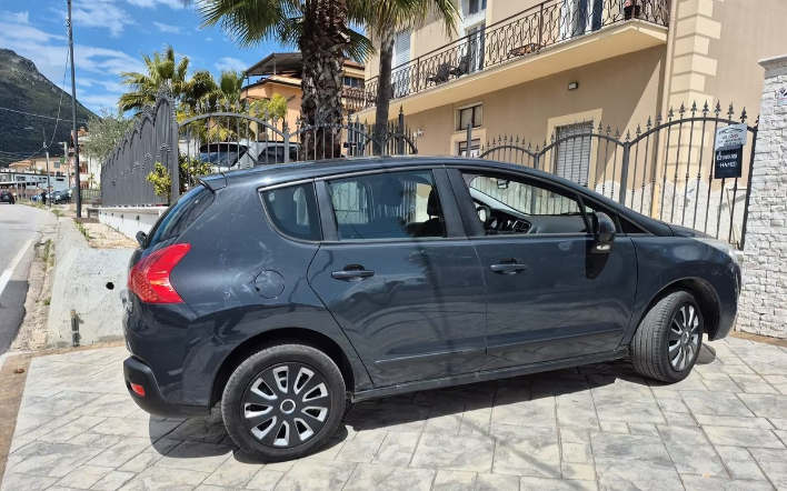 Peugeot 3008 1.6 HDi 110CV Premium - immagine 8