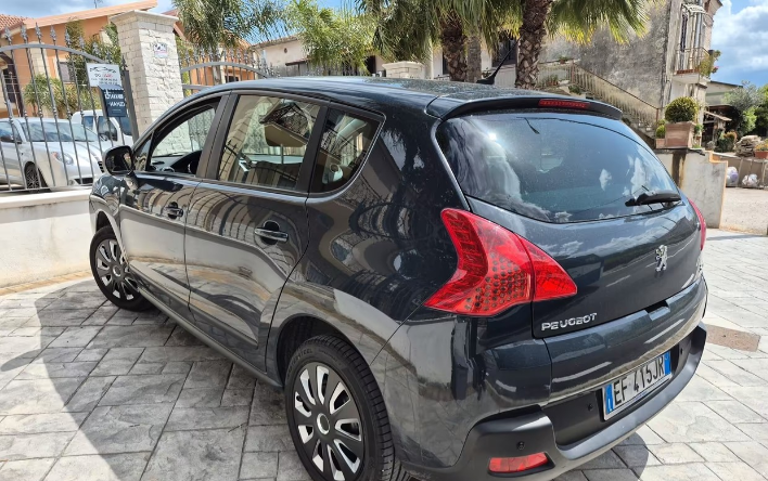 Peugeot 3008 1.6 HDi 110CV Premium - immagine 4