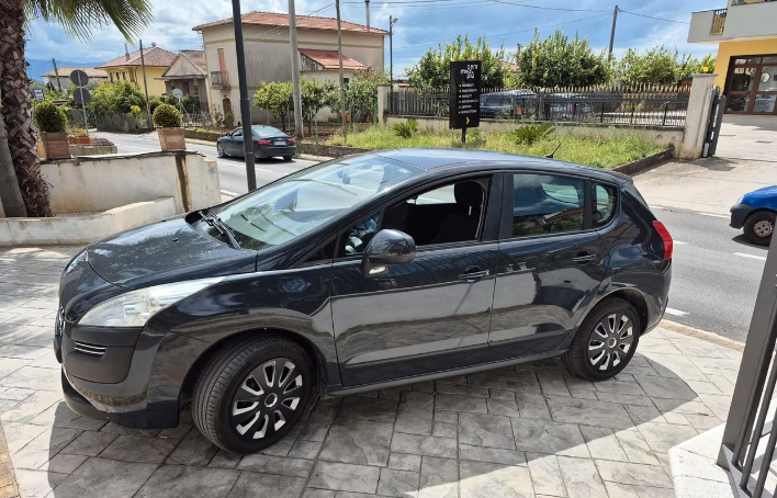 Peugeot 3008 1.6 HDi 110CV Premium - immagine 5