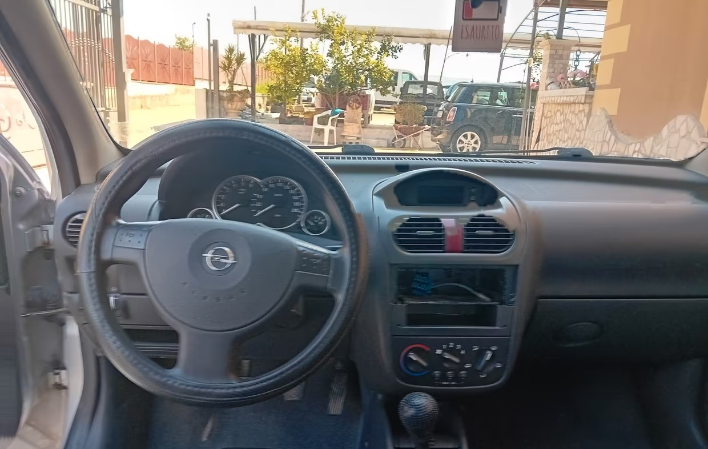 Opel Corsa 1.7 16V DTI cat 5 porte Club - immagine 1