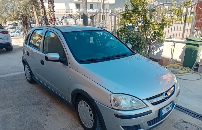 Opel Corsa 1.7 16V DTI cat 5 porte Club - immagine 7