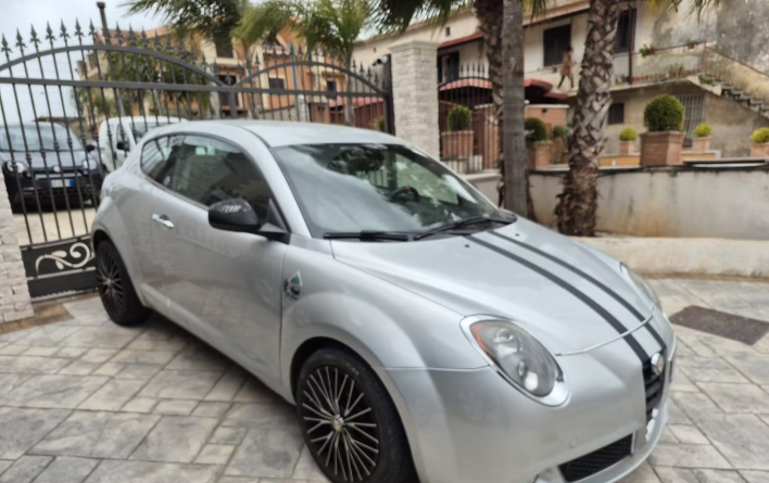 Alfa Romeo MiTo 1.3 JTDm 85 CV S&S Distinctive - immagine 8