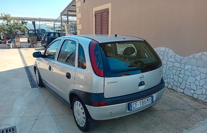 Alfa Romeo MiTo 1.3 JTDm 85 CV S&S Distinctive - immagine 14