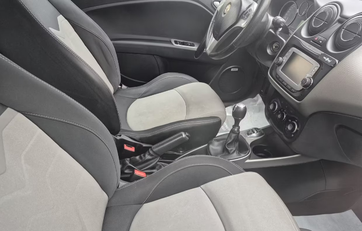 Alfa Romeo MiTo 1.3 JTDm 85 CV S&S Distinctive - immagine 2