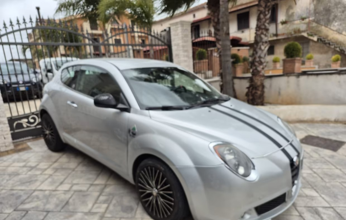 Alfa Romeo MiTo 1.3 JTDm 85 CV S&S Distinctive - immagine 9