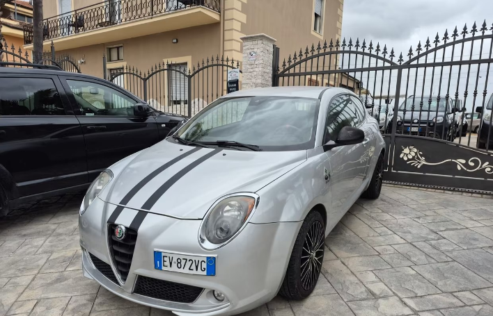 Alfa Romeo MiTo 1.3 JTDm 85 CV S&S Distinctive - immagine 8