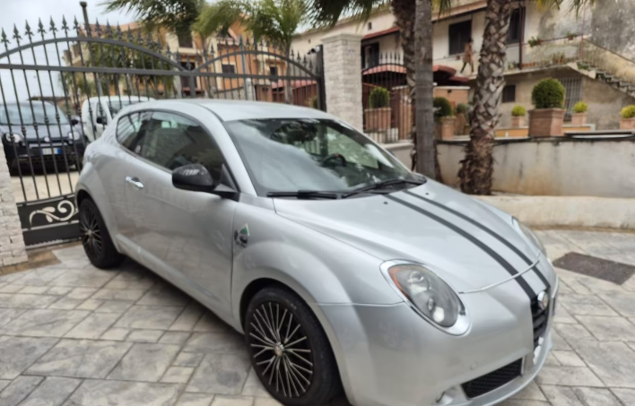 Alfa Romeo MiTo 1.3 JTDm 85 CV S&S Distinctive - immagine 9