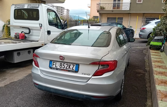 Fiat Tipo 1.6 Mjt 4 porte Lounge - immagine 2