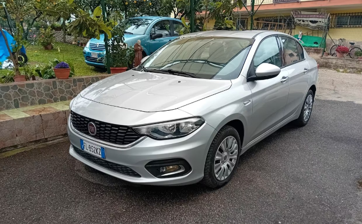 Fiat Tipo 1.6 Mjt 4 porte Lounge - immagine 3