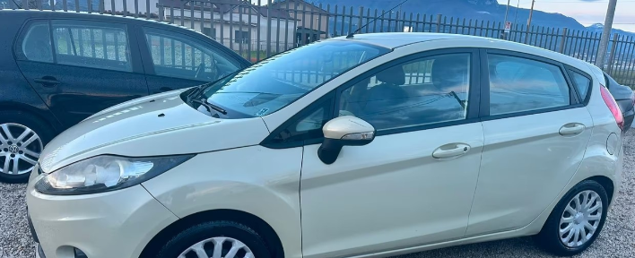 Ford Fiesta 1.2 82 CV 5 porte Titanium - immagine 3