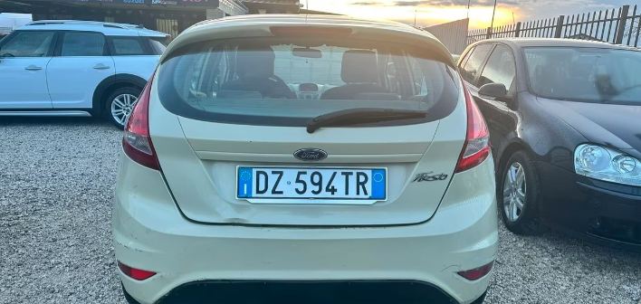 Ford Fiesta 1.2 82 CV 5 porte Titanium - immagine 4
