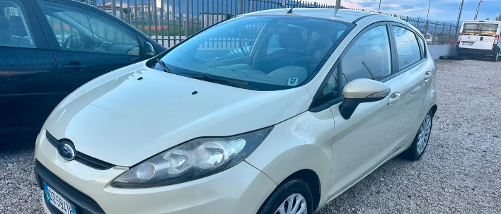 Ford Fiesta 1.2 82 CV 5 porte Titanium - immagine 5