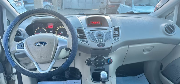 Ford Fiesta 1.2 82 CV 5 porte Titanium - immagine 1