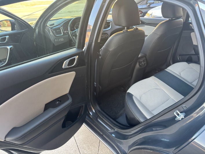 Kia XCeed 1.6 CRDi 115 CV Style - 2021 - immagine 10