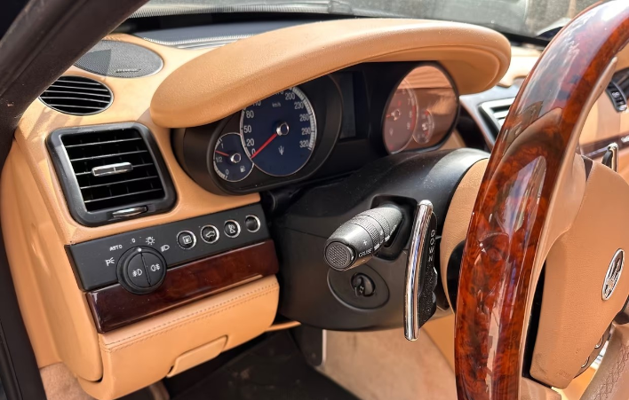 Maserati Quattroporte 4.2 V8 - immagine 2