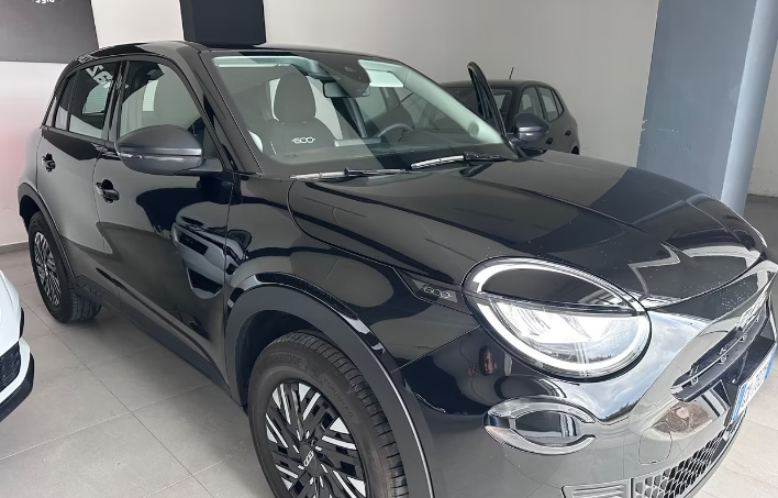 Fiat 600 Hybrid 110 CV DCT MHEV La Prima II - immagine 13