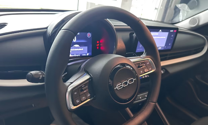 Fiat 600 Hybrid 110 CV DCT MHEV La Prima II - immagine 8