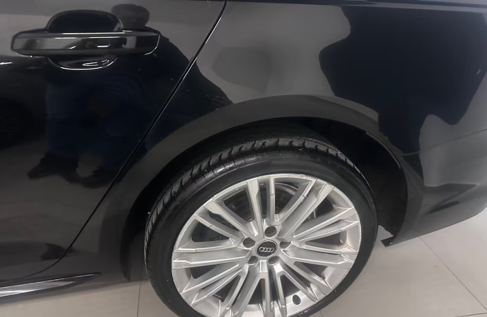 Audi A4 2.0 TDI 190 CV S Line - immagine 3