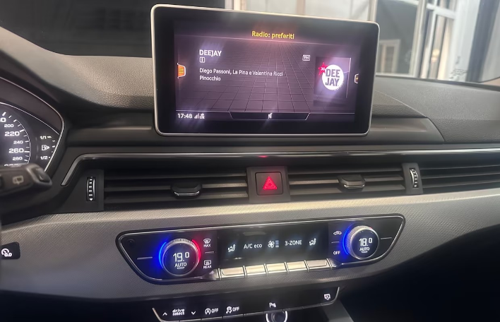 Audi A4 2.0 TDI 190 CV S Line - immagine 2