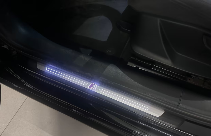 Audi A4 2.0 TDI 190 CV S Line - immagine 1