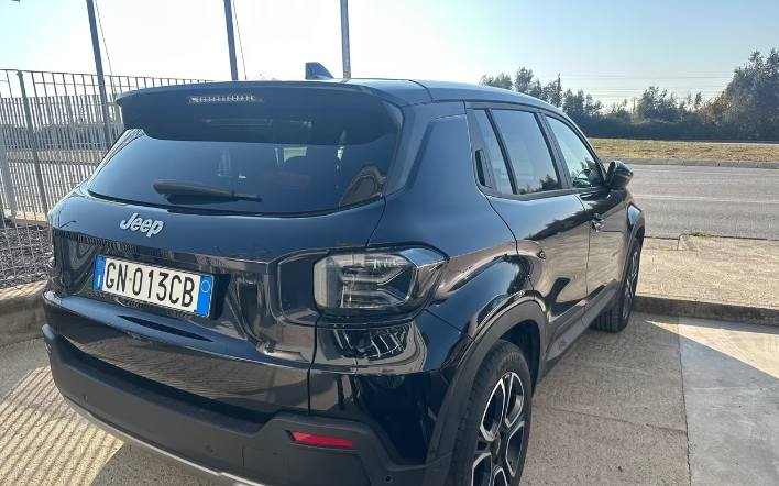 Jeep Avenger 1.2 Turbo 100 CV Summit - immagine 9