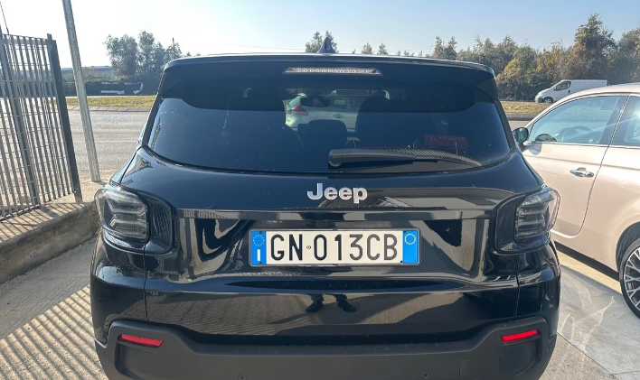 Jeep Avenger 1.2 Turbo 100 CV Summit - immagine 10