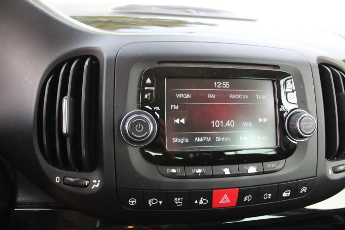 Fiat 500L 1.6 Multijet 105 CV Trekking - immagine 1