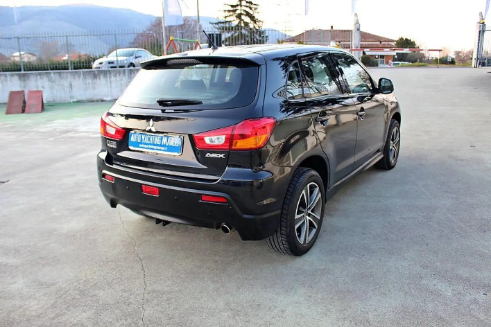 Mitsubishi ASX 1.8 DI-D 150 CV 4WD Invite - immagine 9