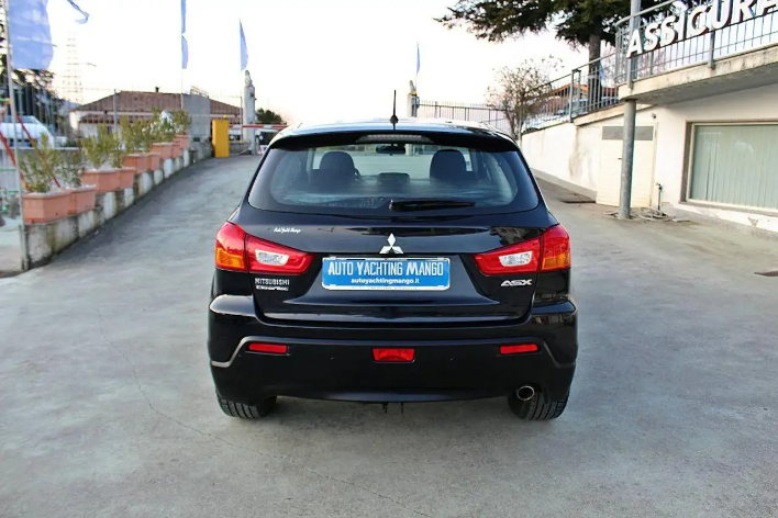 Mitsubishi ASX 1.8 DI-D 150 CV 4WD Invite - immagine 10
