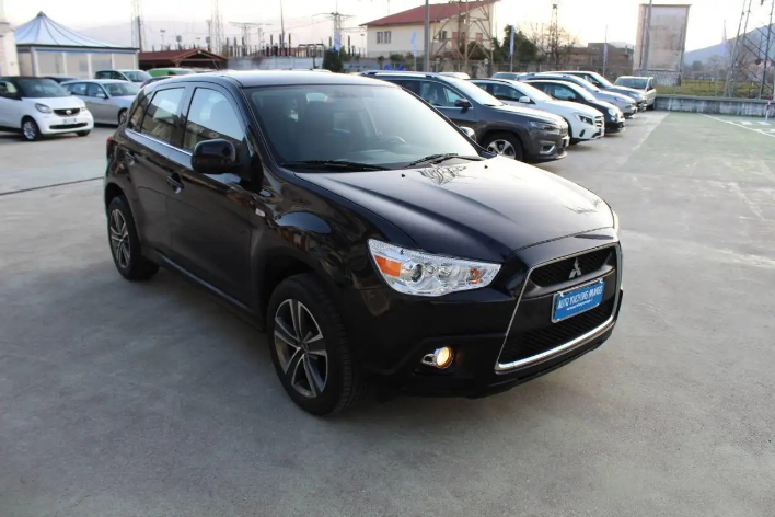 Mitsubishi ASX 1.8 DI-D 150 CV 4WD Invite - immagine 13