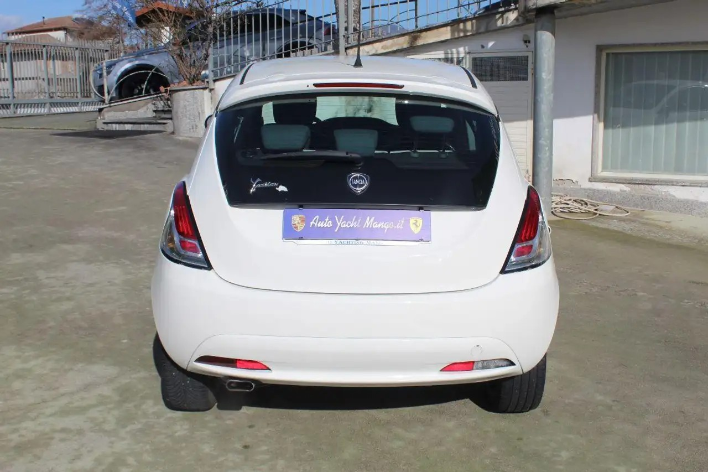 Lancia Ypsilon 1.2 69 CV 5 porte Elefantino - immagine 10