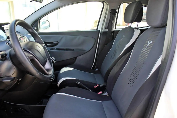 Lancia Ypsilon 1.2 69 CV 5 porte Elefantino - immagine 7