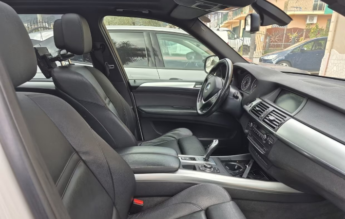 Bmw X5 xDrive40d Futura - immagine 6