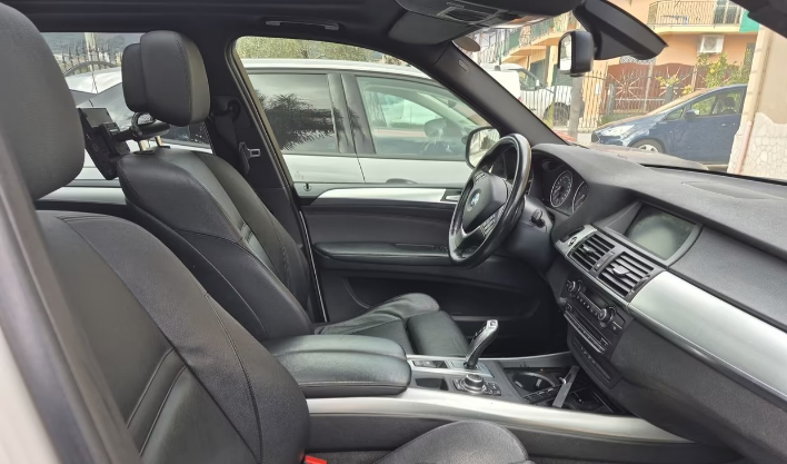 Bmw X5 xDrive40d Futura - immagine 11