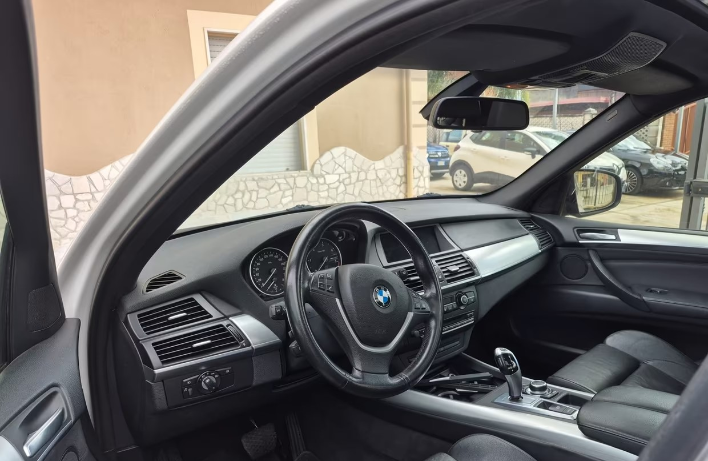 Bmw X5 xDrive40d Futura - immagine 1