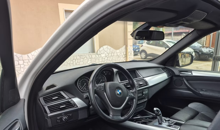 Bmw X5 xDrive40d Futura - immagine 4