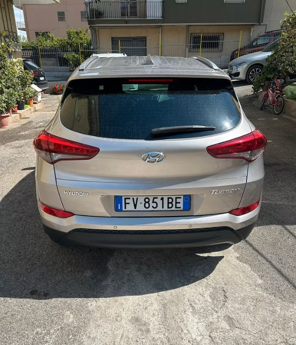 Hyundai Tucson 1.7 CRDi DCT go! - immagine 13