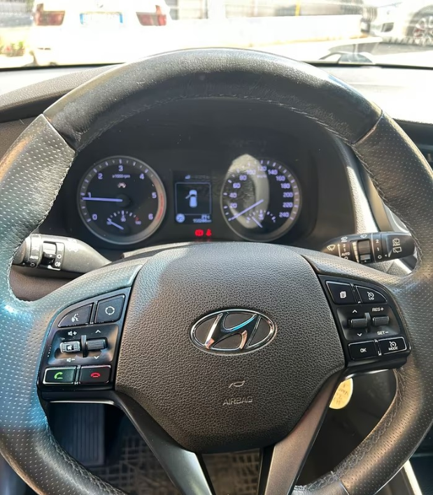 Hyundai Tucson 1.7 CRDi DCT go! - immagine 12