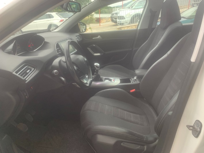 "Disponibile" Peugeot 308 5P 1.5 hdi 130 cv Allure Pack - immagine 9