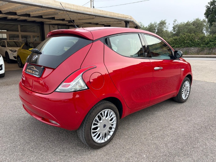 Lancia Ypsilon 1.2 Silver 69cv unico proprietario - immagine 9
