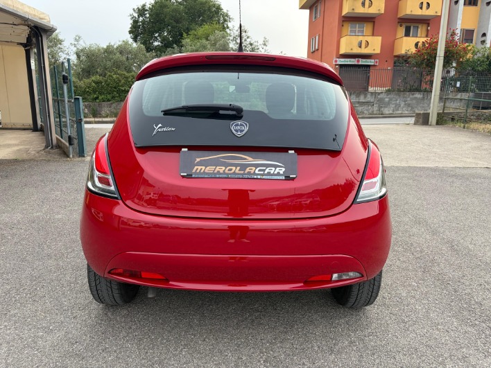 Lancia Ypsilon 1.2 Silver 69cv unico proprietario - immagine 10