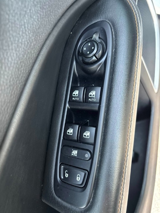 Jeep Compass LONGITUDE - immagine 17