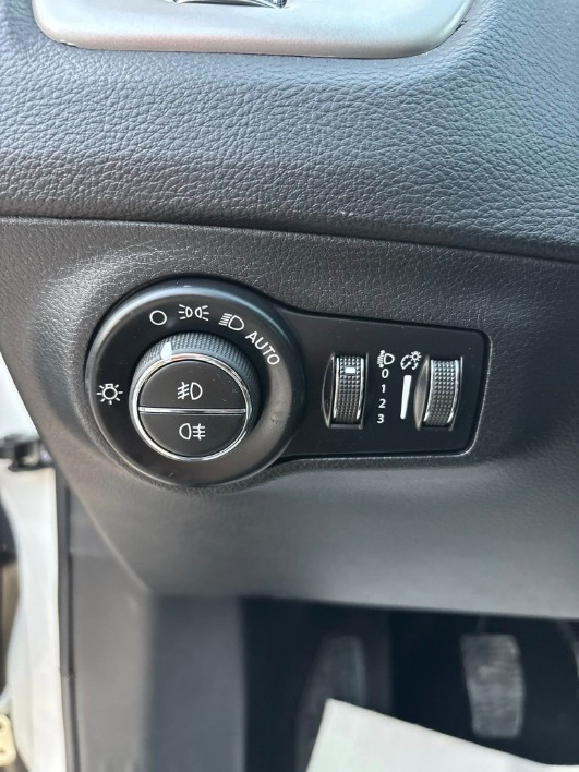 Jeep Compass LONGITUDE - immagine 18