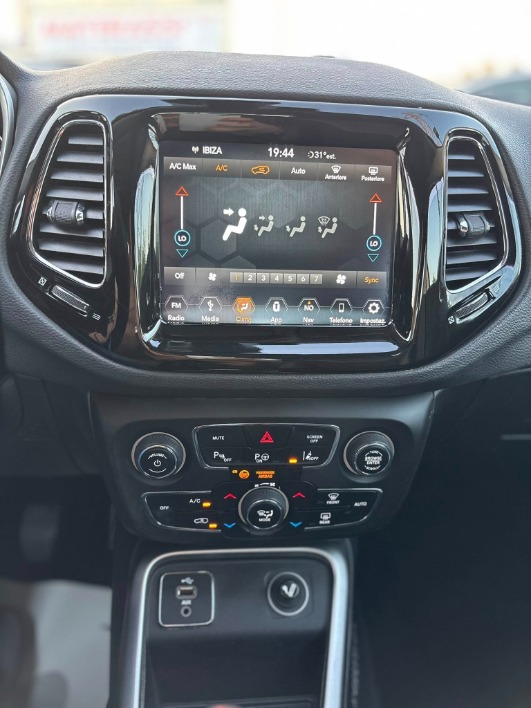 Jeep Compass LONGITUDE - immagine 29