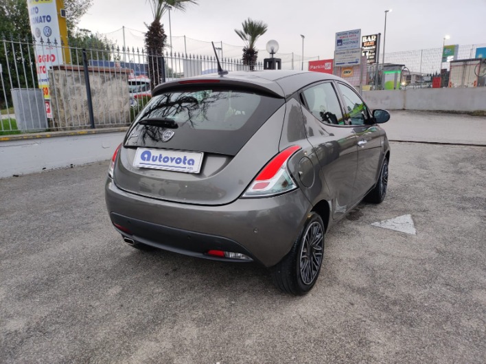 Lanci Ypsilon - immagine 2
