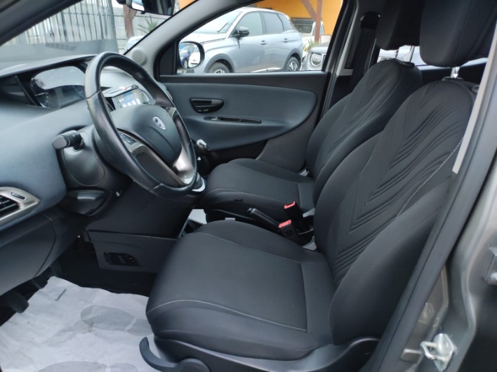 Lanci Ypsilon - immagine 10